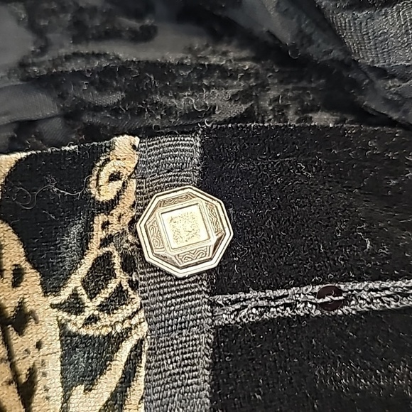 Harve Benard Black & Gold Velvet Sequince Embroidered Top - Size Large - Picture 13 of 13